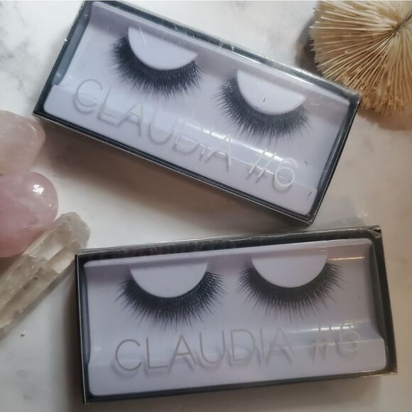 Huda Beauty Claudia No 6 False Strip Lashes - Picture 4 of 7